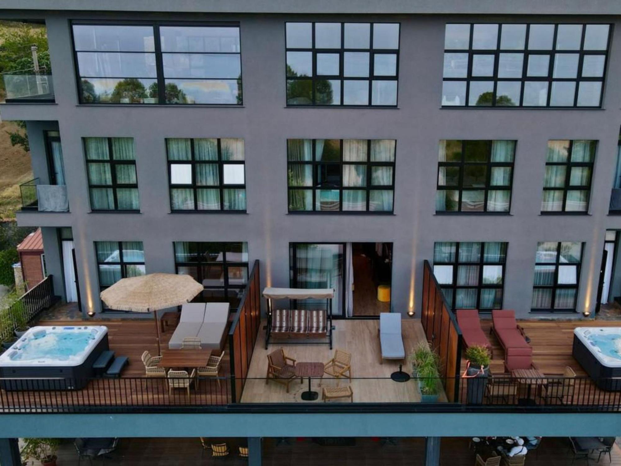 Toka Hotel Restaurant Udenisht Kültér fotó