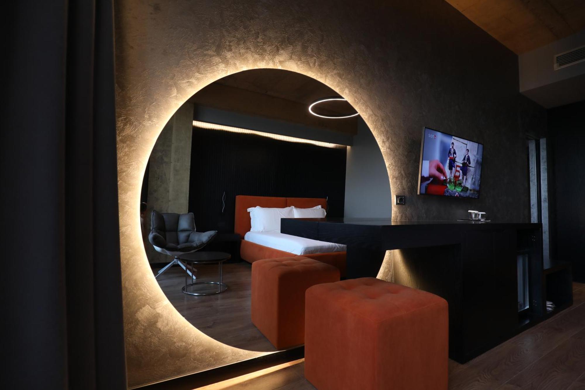 Toka Hotel Restaurant Udenisht Kültér fotó