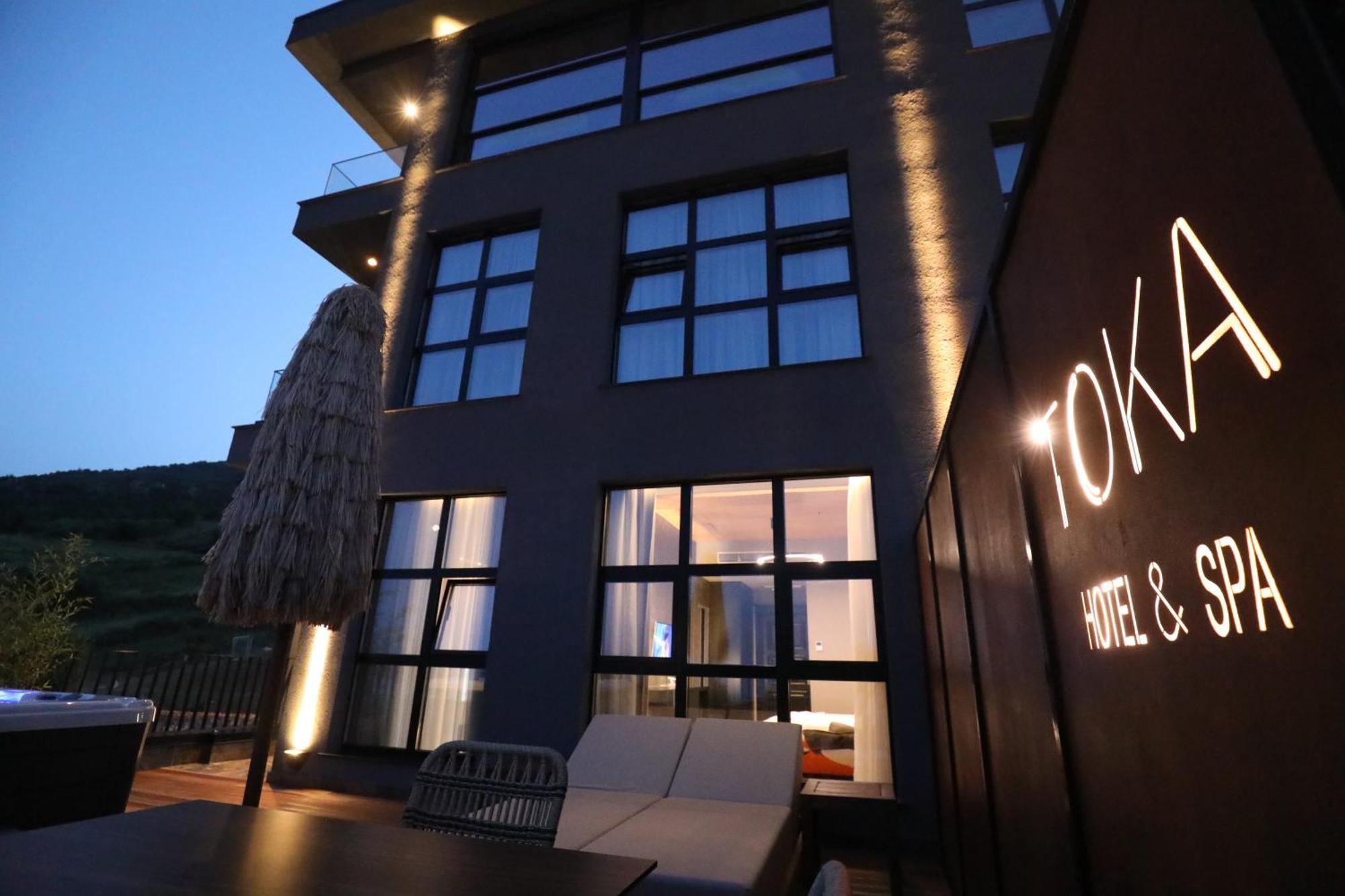Toka Hotel Restaurant Udenisht Kültér fotó
