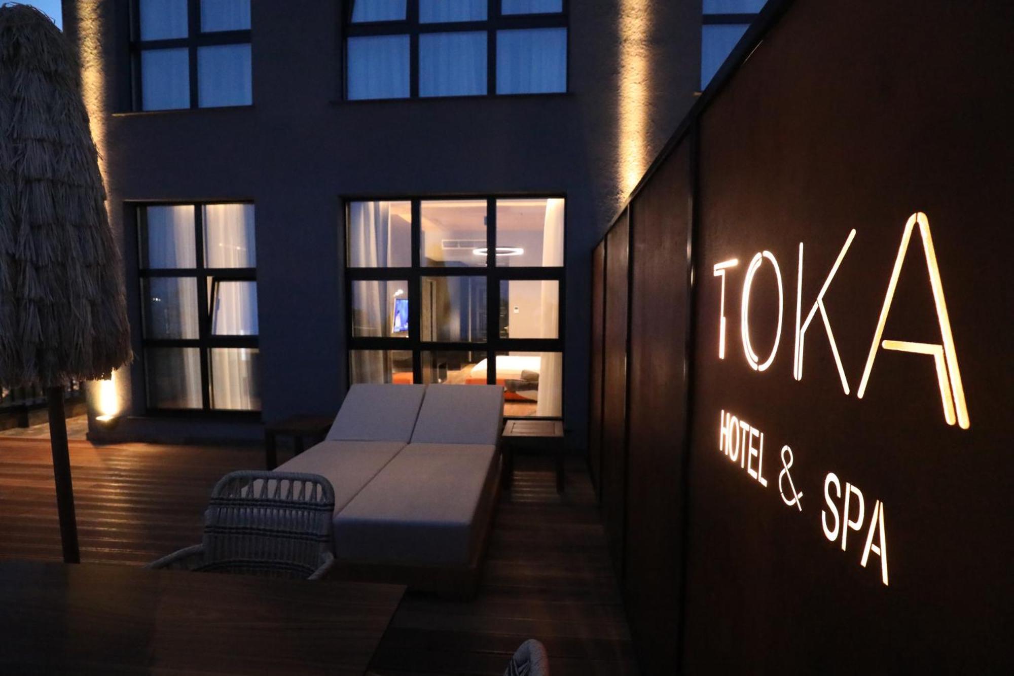 Toka Hotel Restaurant Udenisht Kültér fotó