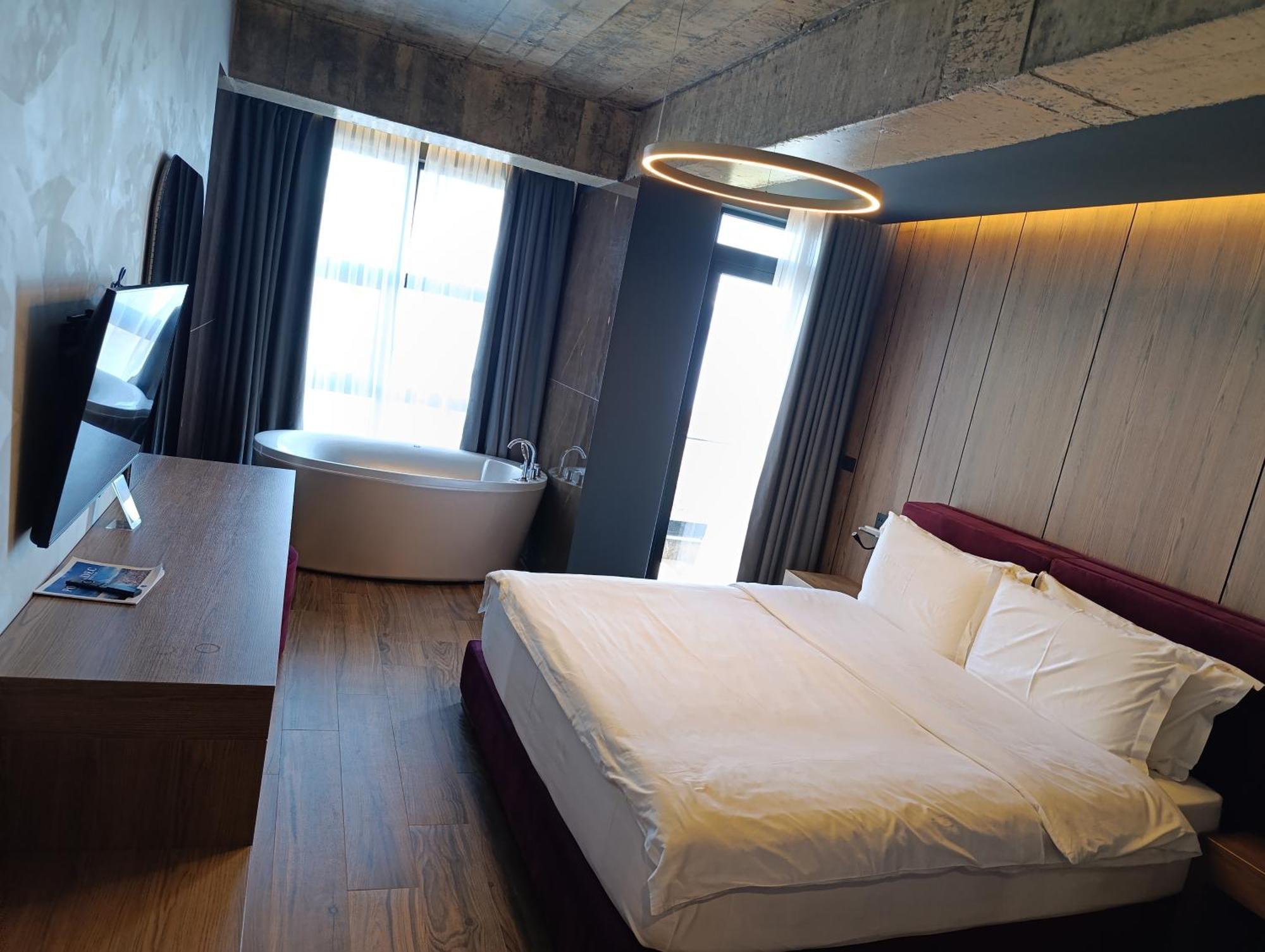 Toka Hotel Restaurant Udenisht Kültér fotó