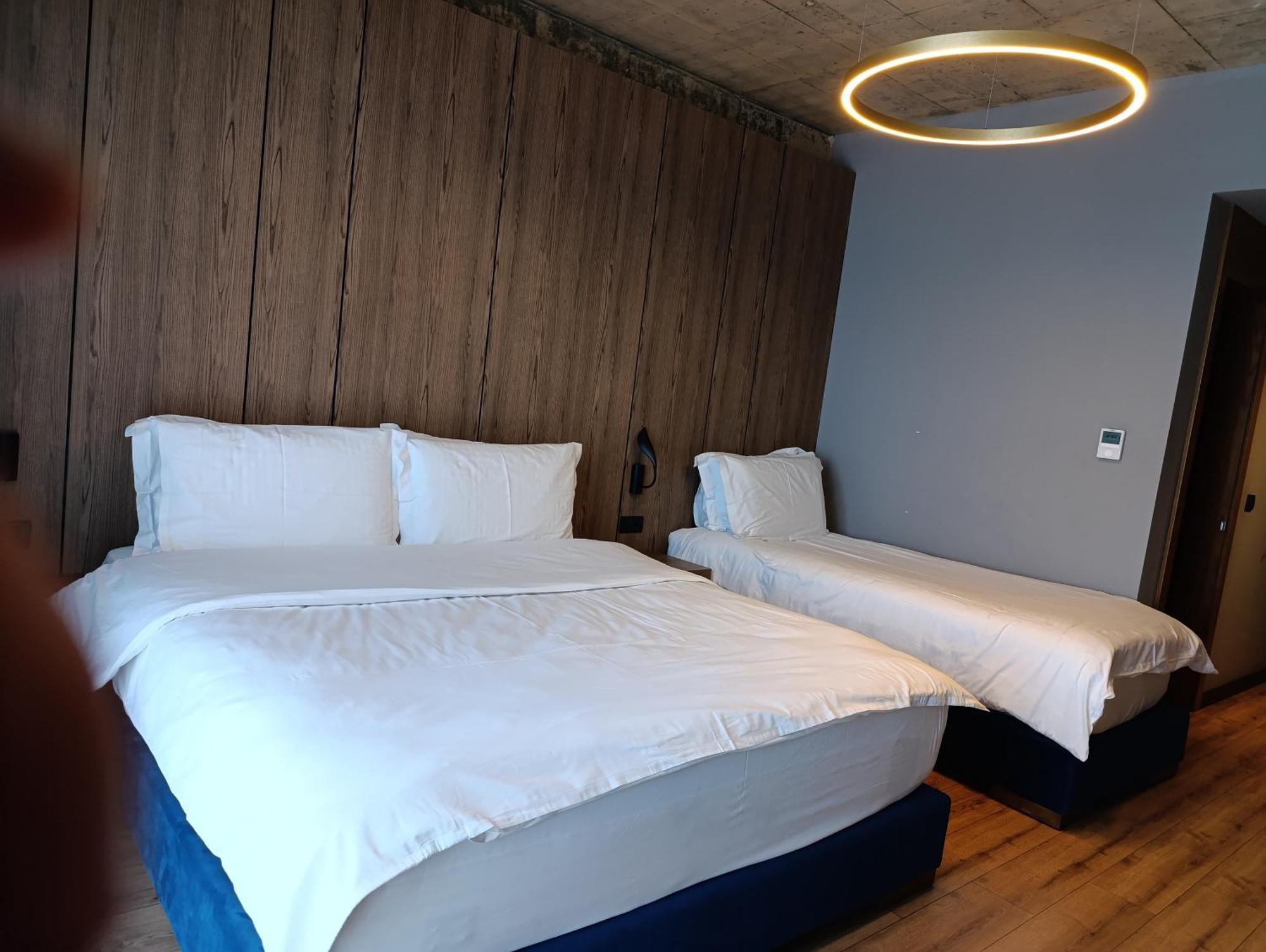 Toka Hotel Restaurant Udenisht Kültér fotó