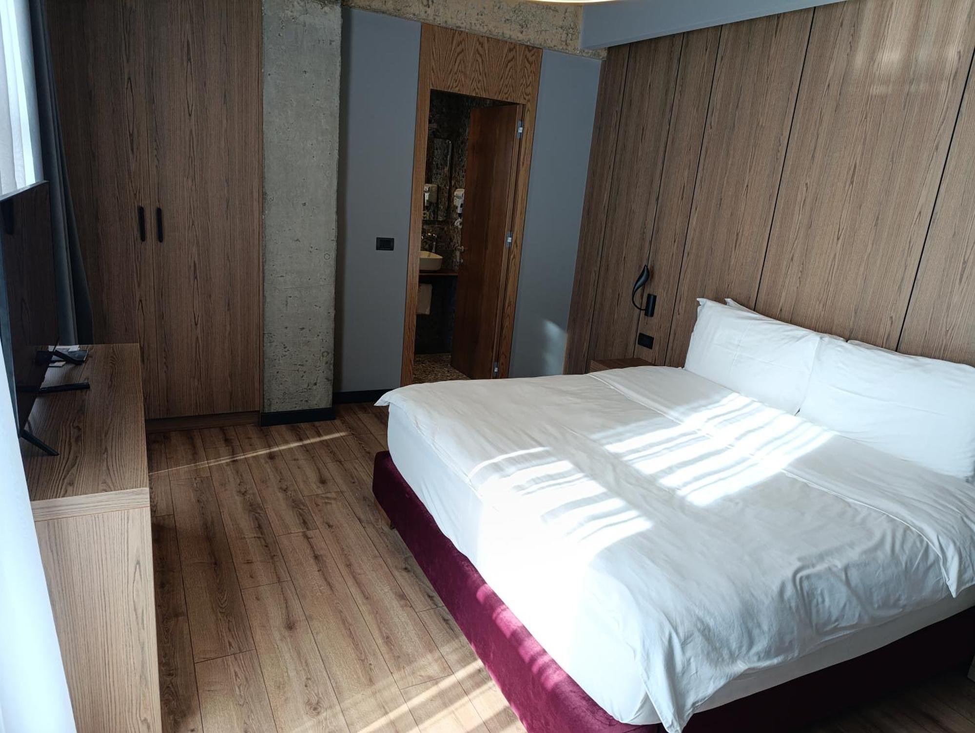 Toka Hotel Restaurant Udenisht Kültér fotó