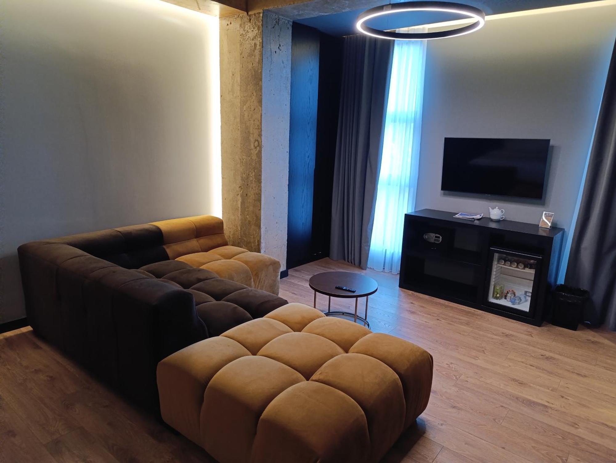 Toka Hotel Restaurant Udenisht Kültér fotó